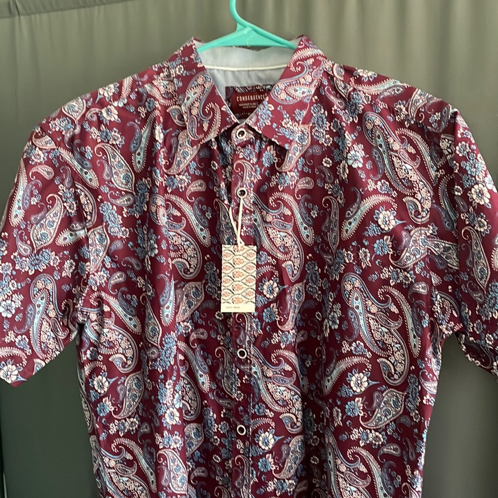 Men’s Large button down short sleeve casual shirt